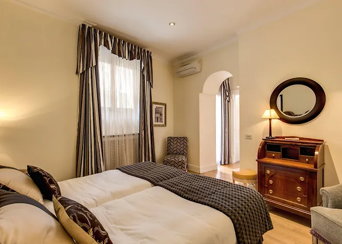 Cortina Otel Roma