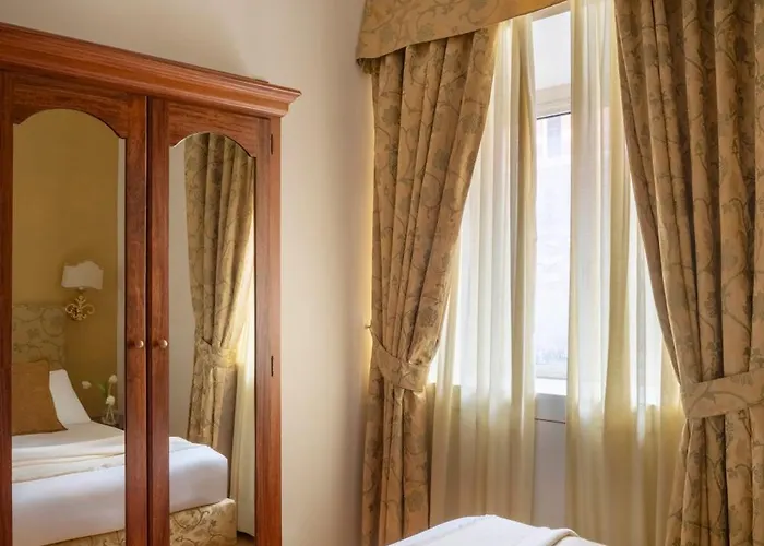 Cortina Otel