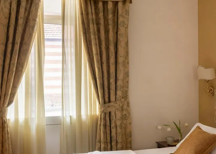 Cortina Otel 3*