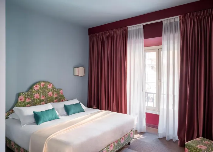 Cortina Otel