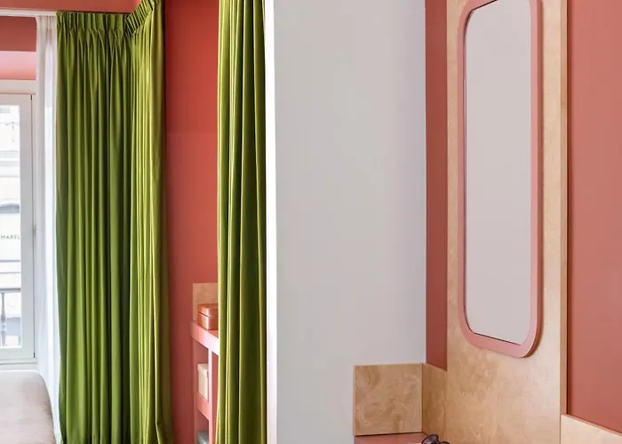 Cortina Otel Roma
